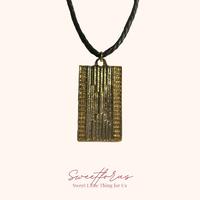 Gambar Kalung Peeta Melark District 12 The Hunger Games | Catching Fire Peeta Necklace Golden dari Sweetforus Kab. Blitar 4 Tokopedia