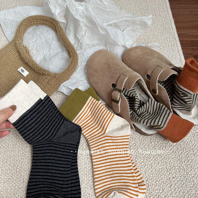Product Introduction of Maillard Ins East Gate Contrast Color Screw Type Striped Socks Autumn and Winter Bunching Socks Leisure Tube Socks Girls Socks Outdoor Sport 10