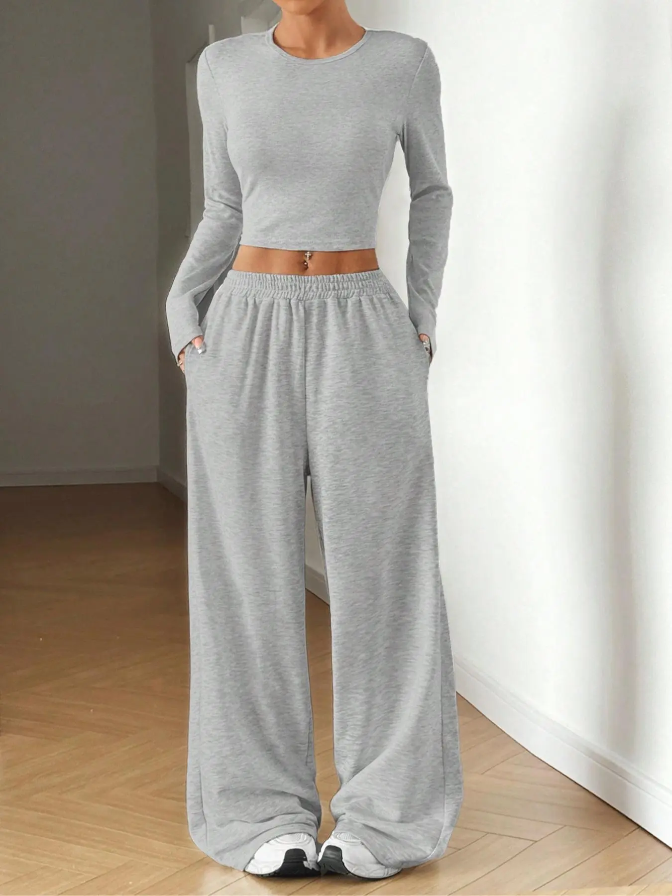 Women's Solid Color Crew Neck Tee & Wide Leg Pants Two-piece Set, Casual Fashion Cozy Round Neck Long Sleeve Top & Pocket Trousers for Daily Outdoor Wear, Women's Clothing for Spring & Fall