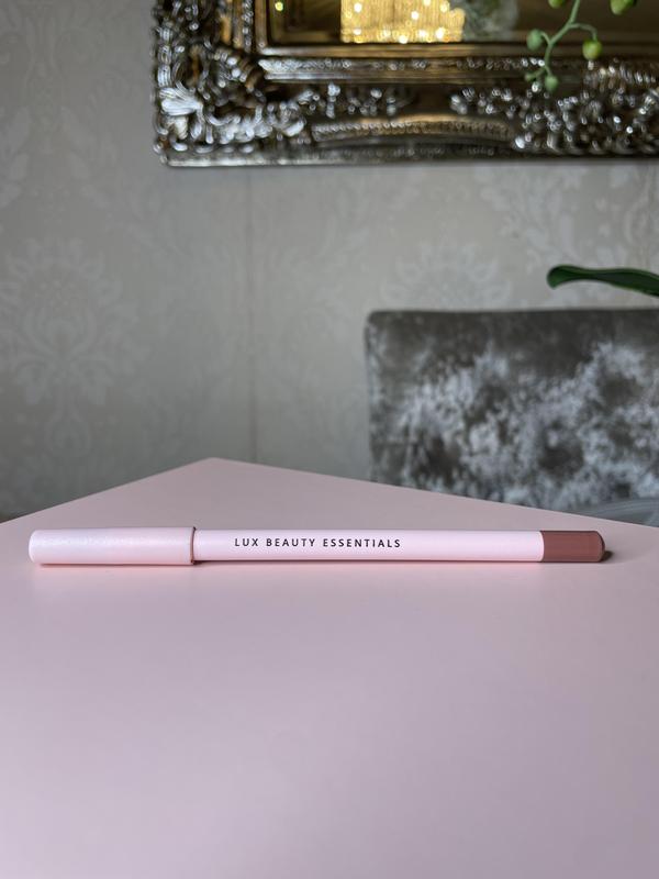Lux Beauty Lipliner 3