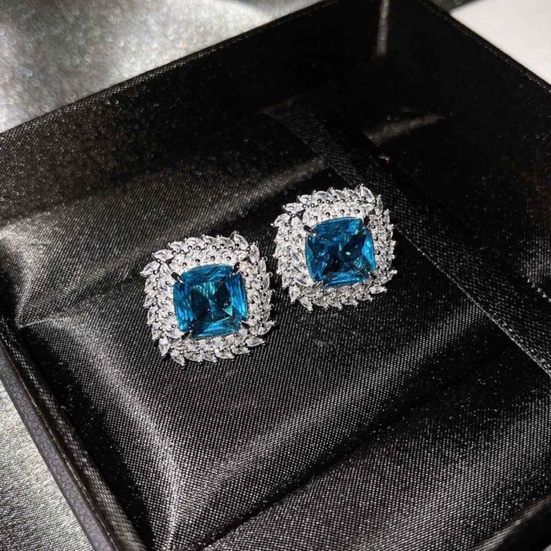 Product Introduction of Kuroze New Luxury Suit Ring Earrings Pendant Necklace for Women 22