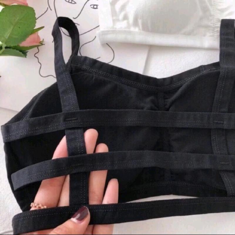 áo bra 3 dây có mút đệm ngực mỏng .có thể tháo ra được combo 3 cái 4