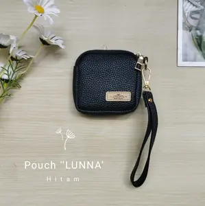 Dompet Lunna, dengan varian warna hitam, coklat tua, peach, dan tan