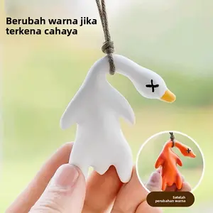 GANTUNGAN BEBEK/AYAM YANG LUCU BISA BERUBAH WARNA SAAT KENA SINAR MATAHARI GANTUNGAN BEBEK UV MAINAN/GANTUNGAN LUCU GOSONG SAAT KENA SINAR MATAHARI KADO MAINAN LUCU DAN UNIK GANTUNGAN BEBE