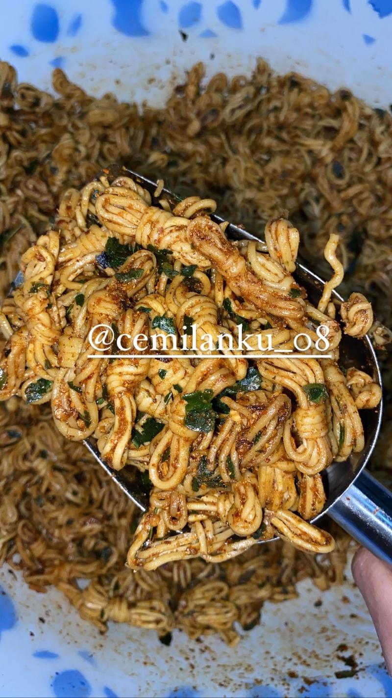 Product Introduction of MIE GULUNG VIRAL PEDAS REMPAH KHAS CEMILANKU08 Snacks 1