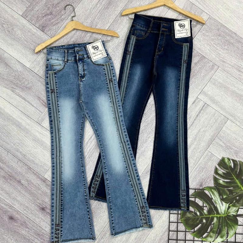  QUẦN JEAN NỮ  QUẦN BÒ ỐNG LOE CÓ THIẾT KẾ THÊU DÂY SỌC SƯỜN 