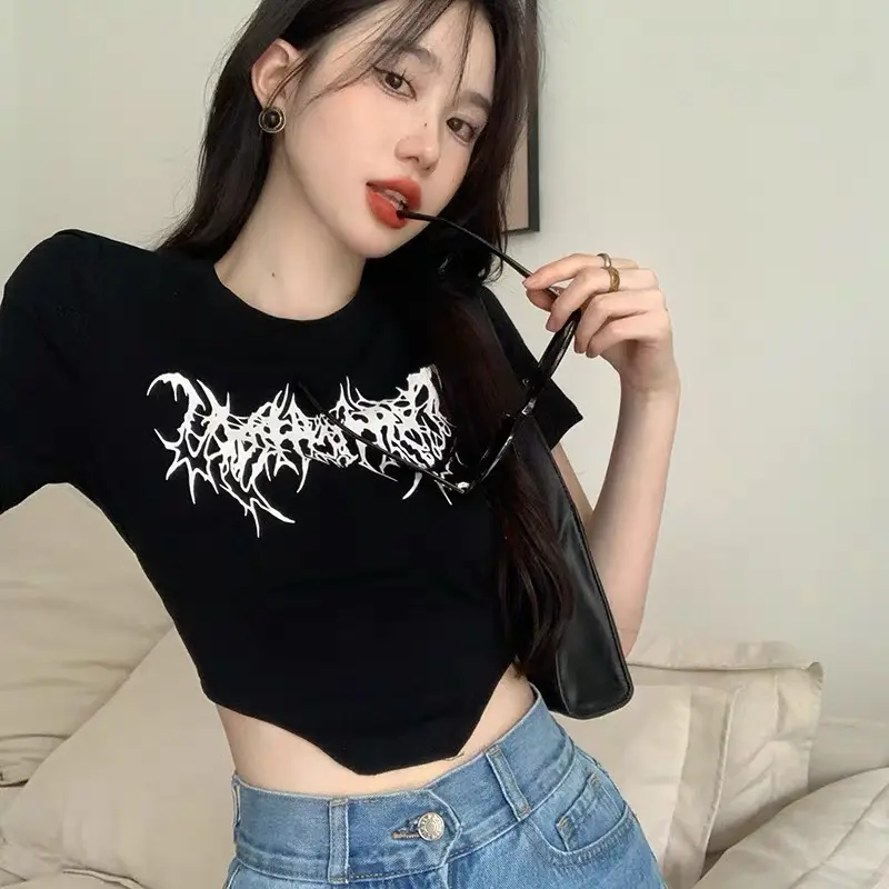 Áo kiểu croptop vạt vuông in hình