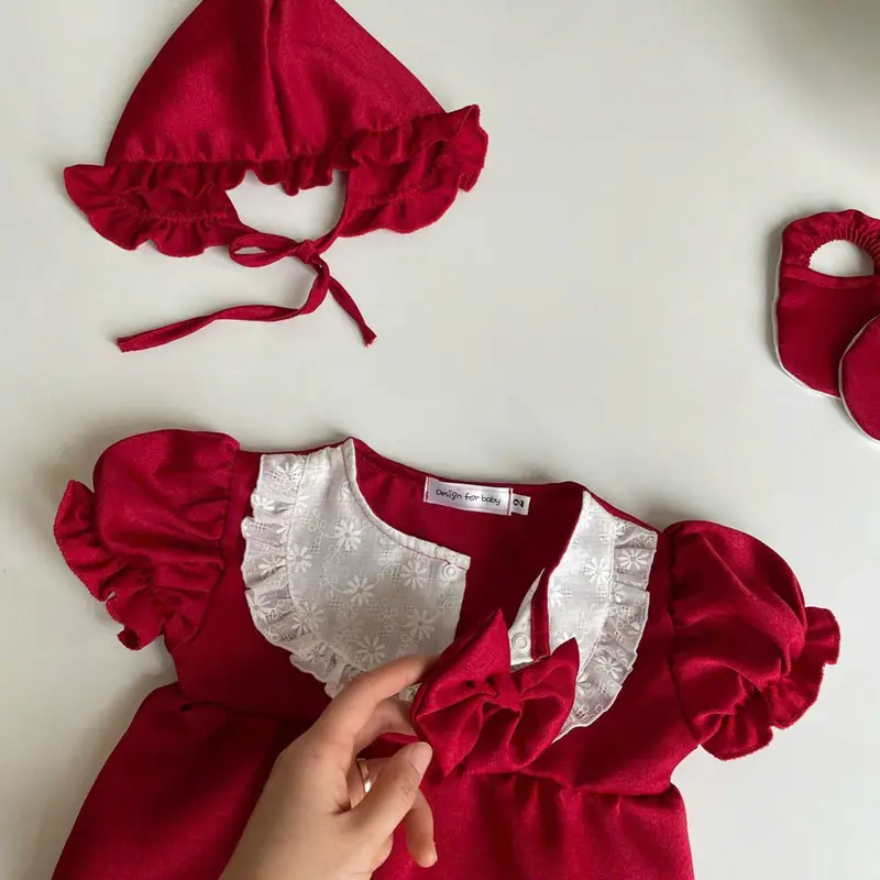 [BST Tết 2025] Set Body Quốc Dân Đỏ Mận Siêu Cưng Kèm Nón Và Tất Cho Bé 3-12kg - Shop Con Cưng - Kem baby  dưới 2