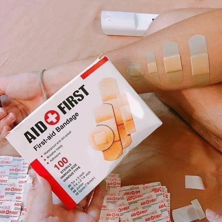 Hộp 100 miếng băng dán cá nhân đủ kích thước