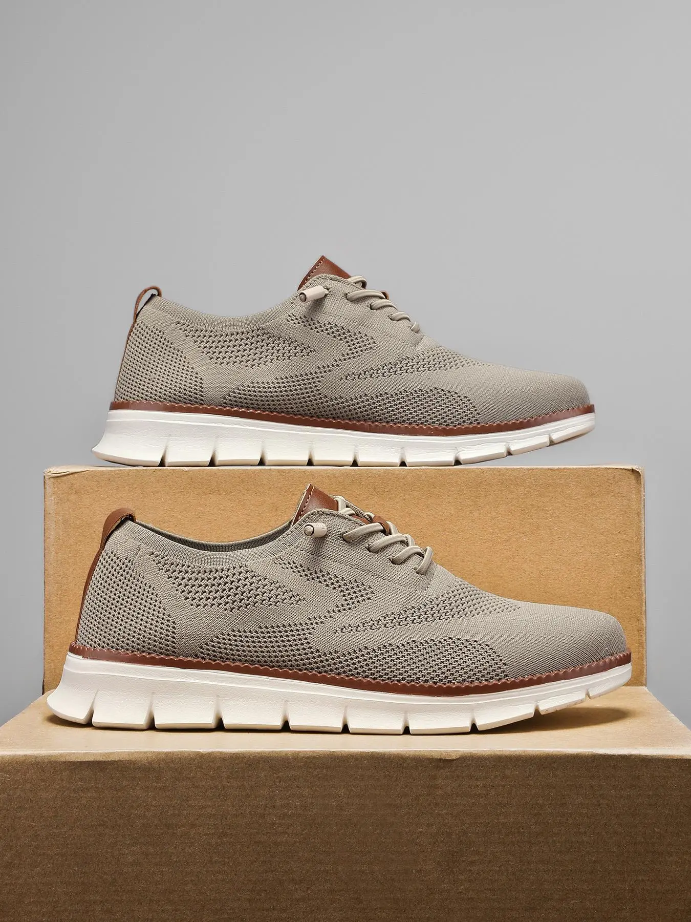Men's Sporty Lace Up Low Top Sneakers, Lightweight Breathable Comfortable Running Shoes, Casual Sports Shoes for Daily Wear
