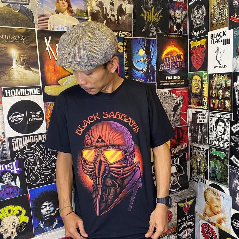 KAOS BAND BLACK SABBATH COTTON COMBED 24s PREMIUM FRIENDSHIP CLOTHING Baju Distro Pria T-Shirt Hitam Dewasa Sablon 2