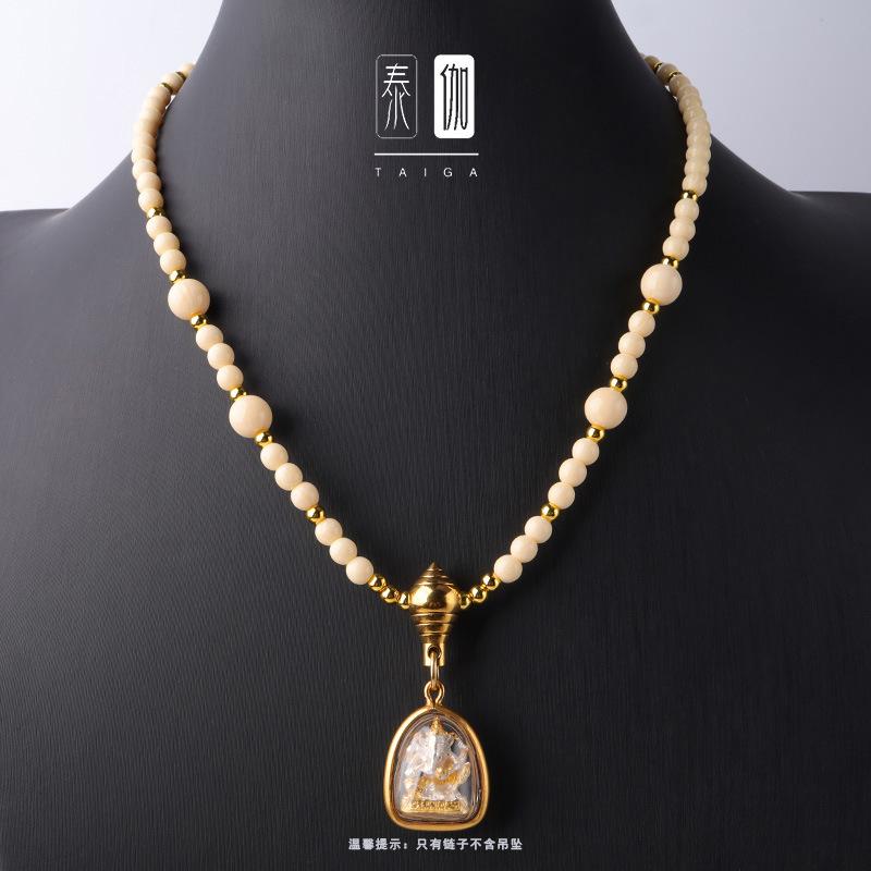 Product Introduction of New Original Thai Buddha Pendant Necklace Imitation Ivory Choker 45cm cm Short Chain High-end Elegant anting gold  frame 1
