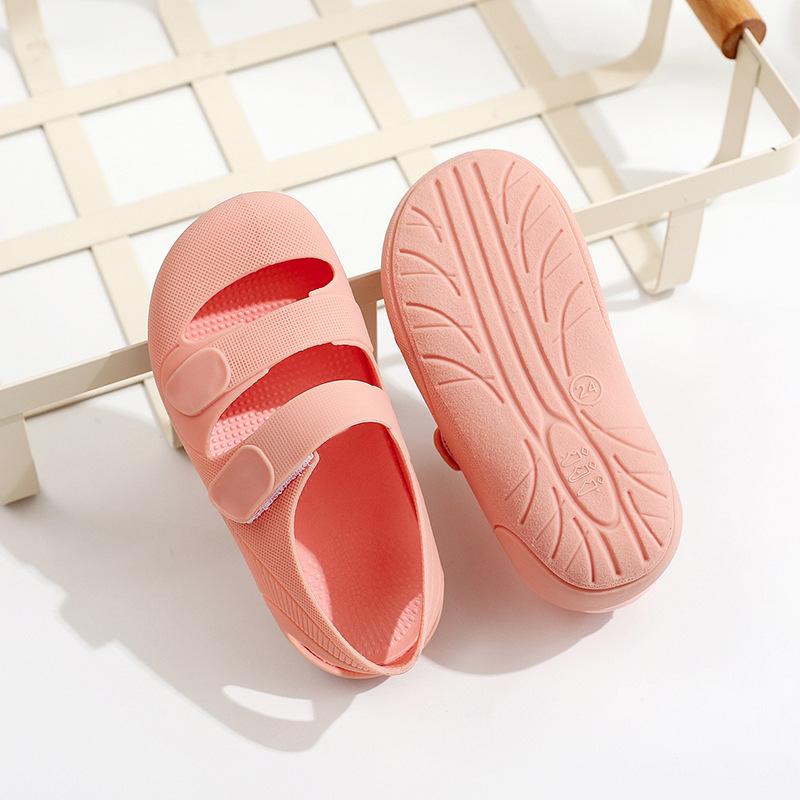 Product Introduction of 24-Year New Children's Closed Toe Soft Plastic Velcro Men's and Women's Baby Water-Stepping Sand Shoes Hole Shoes 18