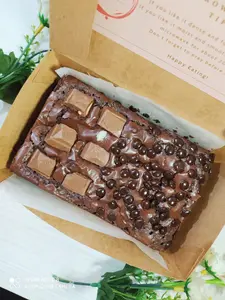 Bella Brownies Melted Personal Size Topping Silverqueen Chocochips Makanan Frozen Ukuran 15x10cm Ketahanan 20 Hari