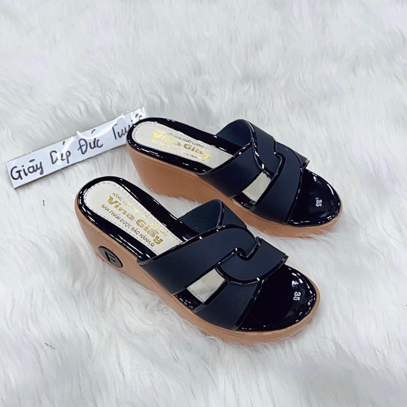 Dép nữ trung niên đế xuồng cao 5p xoắn vàng