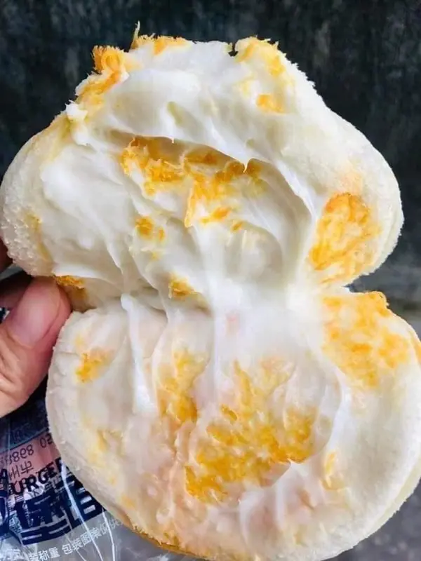 Bánh burger sốt ruốc mặn ngọt 2