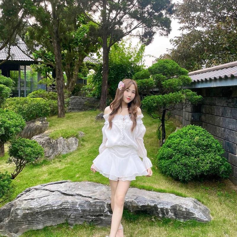 Set Áo Voan Trễ Vai Bèo Đan Dây + Chân Váy Xoè Tầng