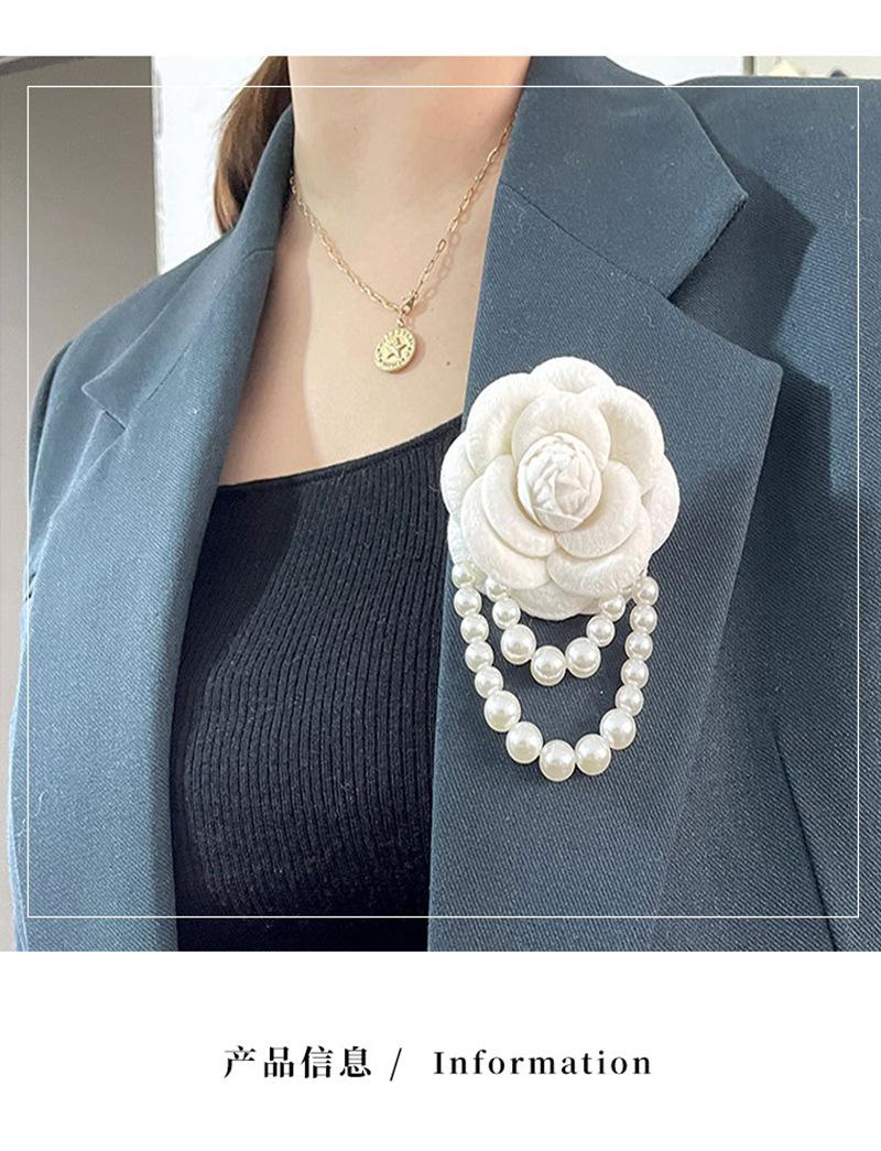Product Introduction of Brooch Pin - Vintage Bridal Corsage with Scarf Holder Clip, Luxury Floral Blazer Accessory for Women, Antique-Inspired Rhinestone Scarf Clasp for Fall Winter Coat Embellishment 1