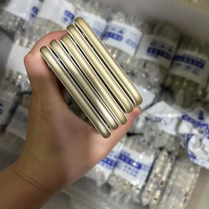 ĐT 6 P l u s 64 quốc tế mvt giá rẻ