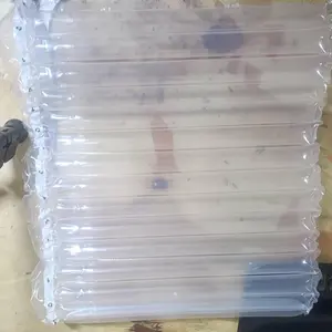 Bahan pengemas bubble wrap melindungi barang dari benturan.
