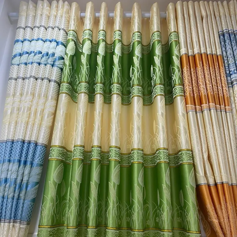 Rèm cửa gấm hoa văn hoa tulip màu xanh lá phối kem - Cản nắng, cản sáng 70% - 80% (Giá met căng thẳng chưa bao gồm thanh treo)