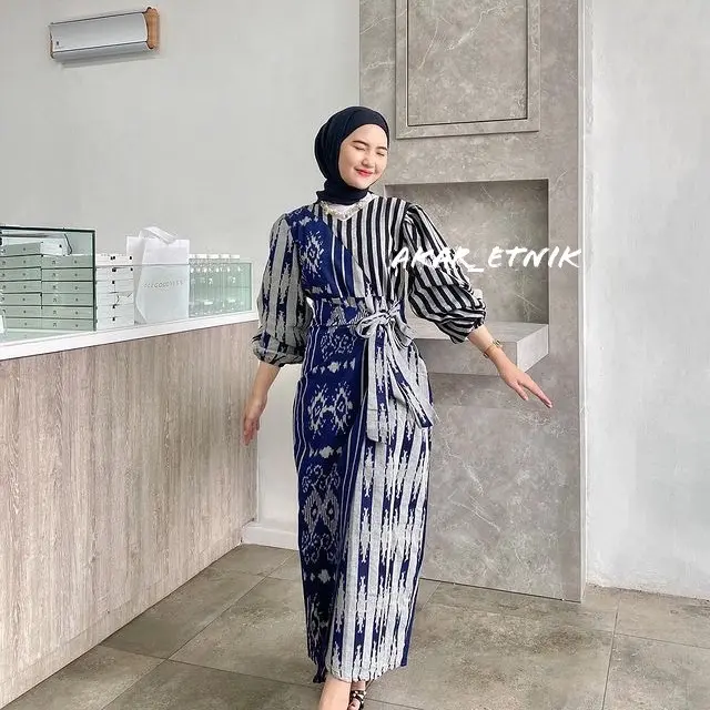 KIMONIK MARLINE DRESS NAVY - TENUN COUPLE - GAUN TENUN Navy dewasa baju wanita  pasangan  pesta  keluarga  kondangan  sarimbit  batik  Seragam Katun Gamis  Panjang  Motif  Kombinasi  Kain