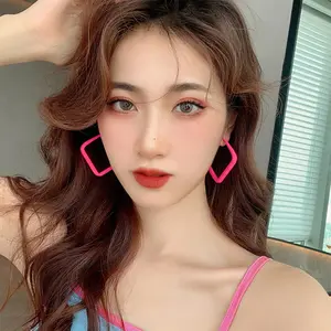 【Sktlz Barang akan dikirim dalam 24 jam】Anting Akrilik Warna Hati  Anting Pesta Jazz Barbie Pink