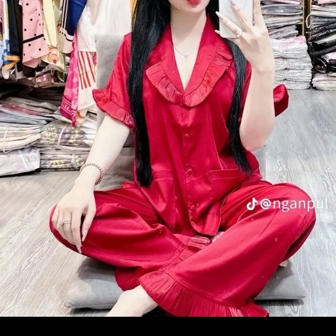 Bộ pjzama lụa xước tay ngắn quần dài nút to đủ sai 40-80ki