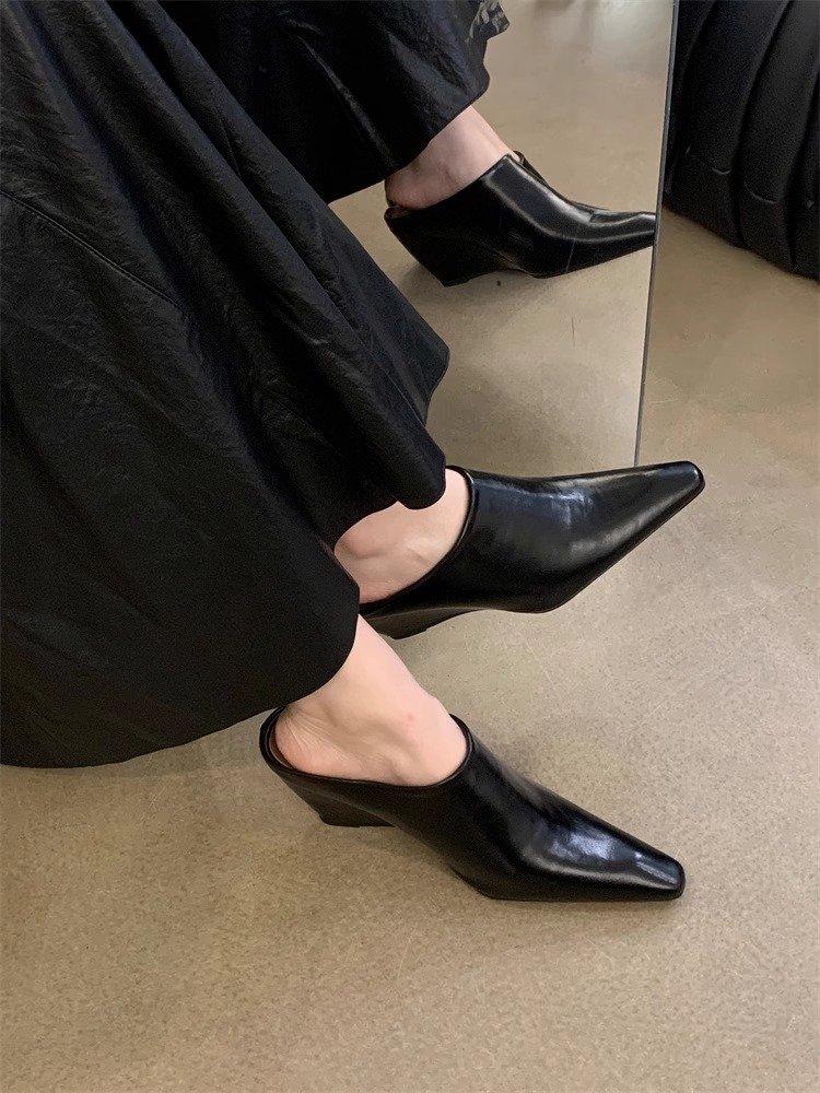 Product Introduction of Pointy heels for women Large size Special-shaped with rubber slip-on 32