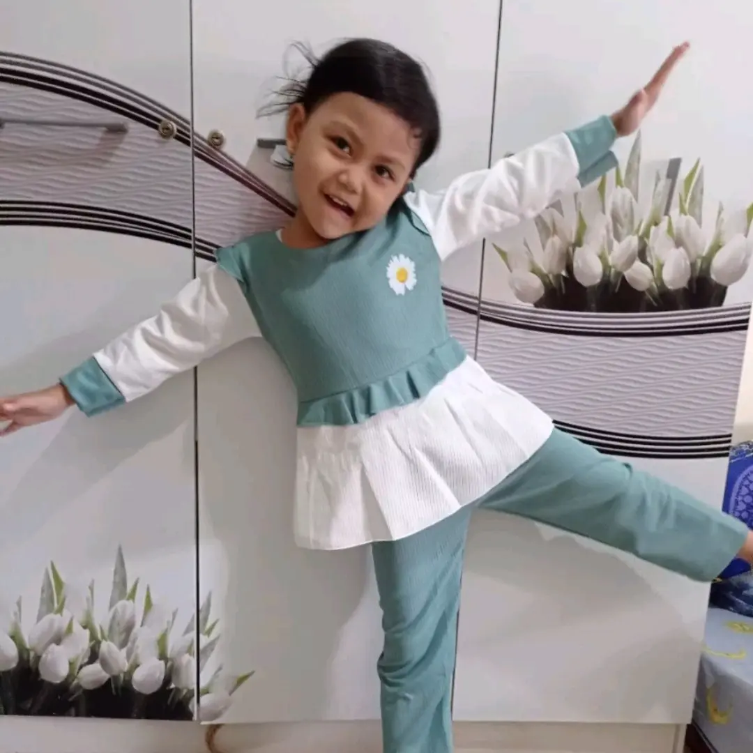 one sett daisy virall anak 1-7 tahun Parsel