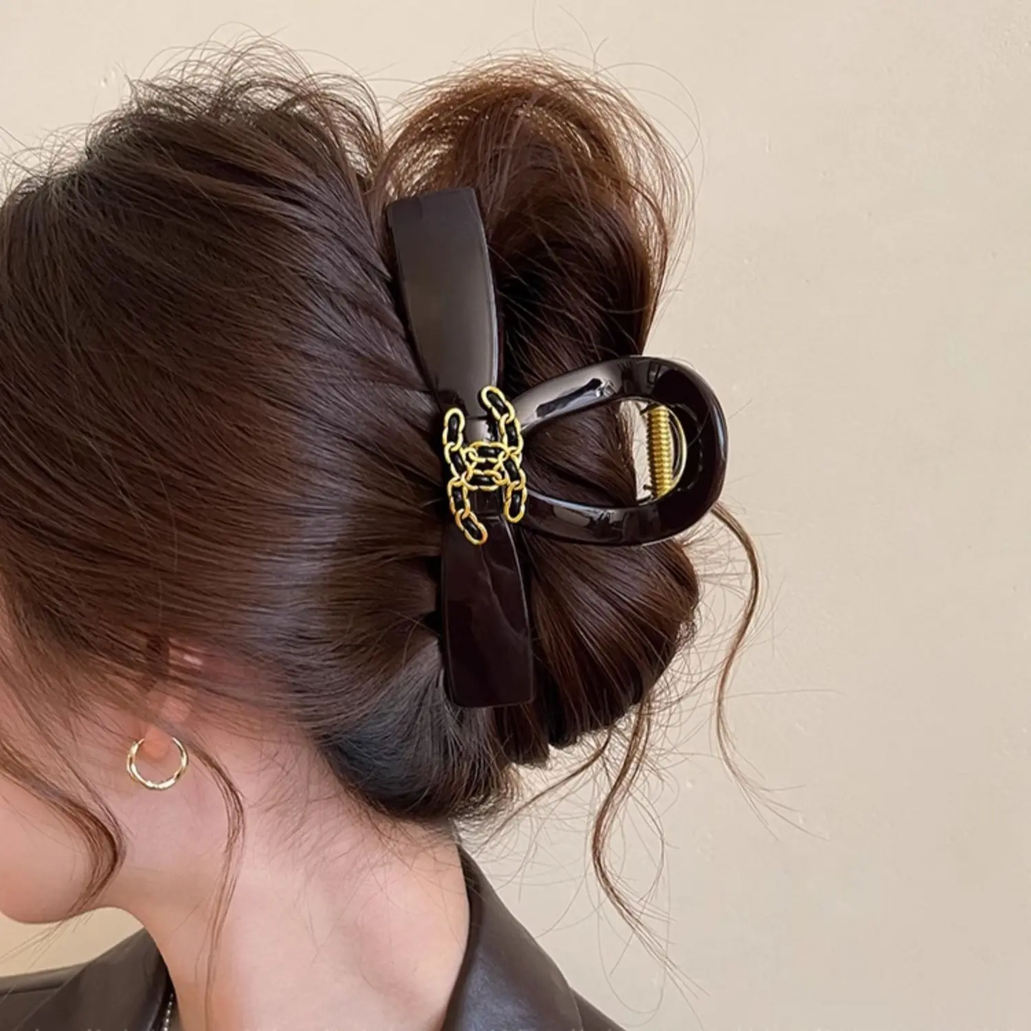 Autumn Winter High-end Small Fragrance Hair Claw for Women 2024 New Style High-end Back of Head Hair Clip Shark Clip for Thick Hair Hair Accessories