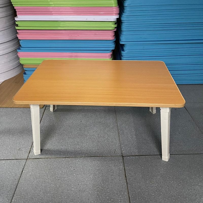 Bàn học gấp gọn ngồi bệt SANTA STORE ST01, mặt gỗ MDF chống xước và nước, kích thước 40x60cm, chân nhựa cứng, có thể gấp gọn lại