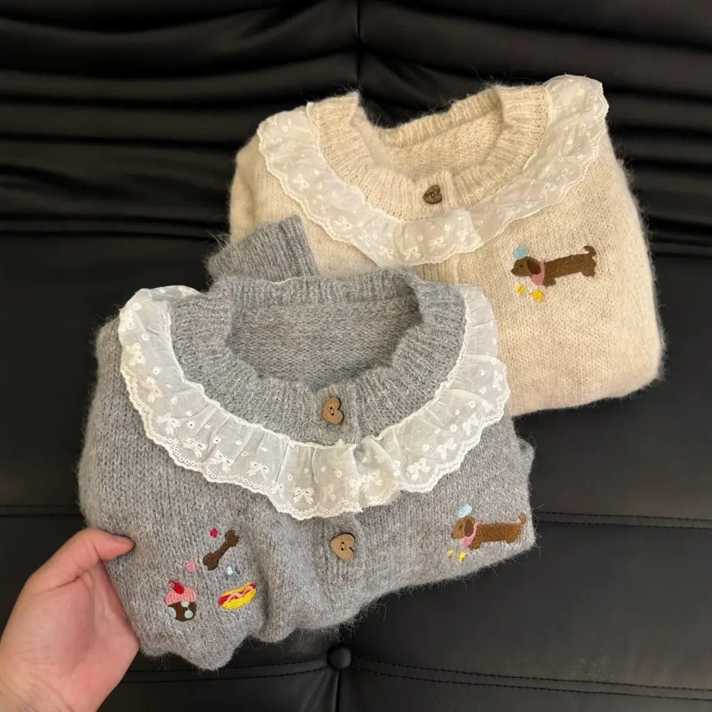 Áo len cardigan ren thêu cún khuy tim gỗ áo len dễ thương mùa thu đông ấm áp - Tiệm nhà TiDi Nữ