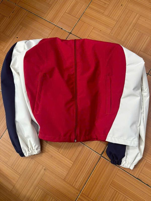 Áo khoác gió Nữ pha màu phom rộng và dài có mũ dành cho các bạn < 1m65 nặng < 65kg shop Long 1