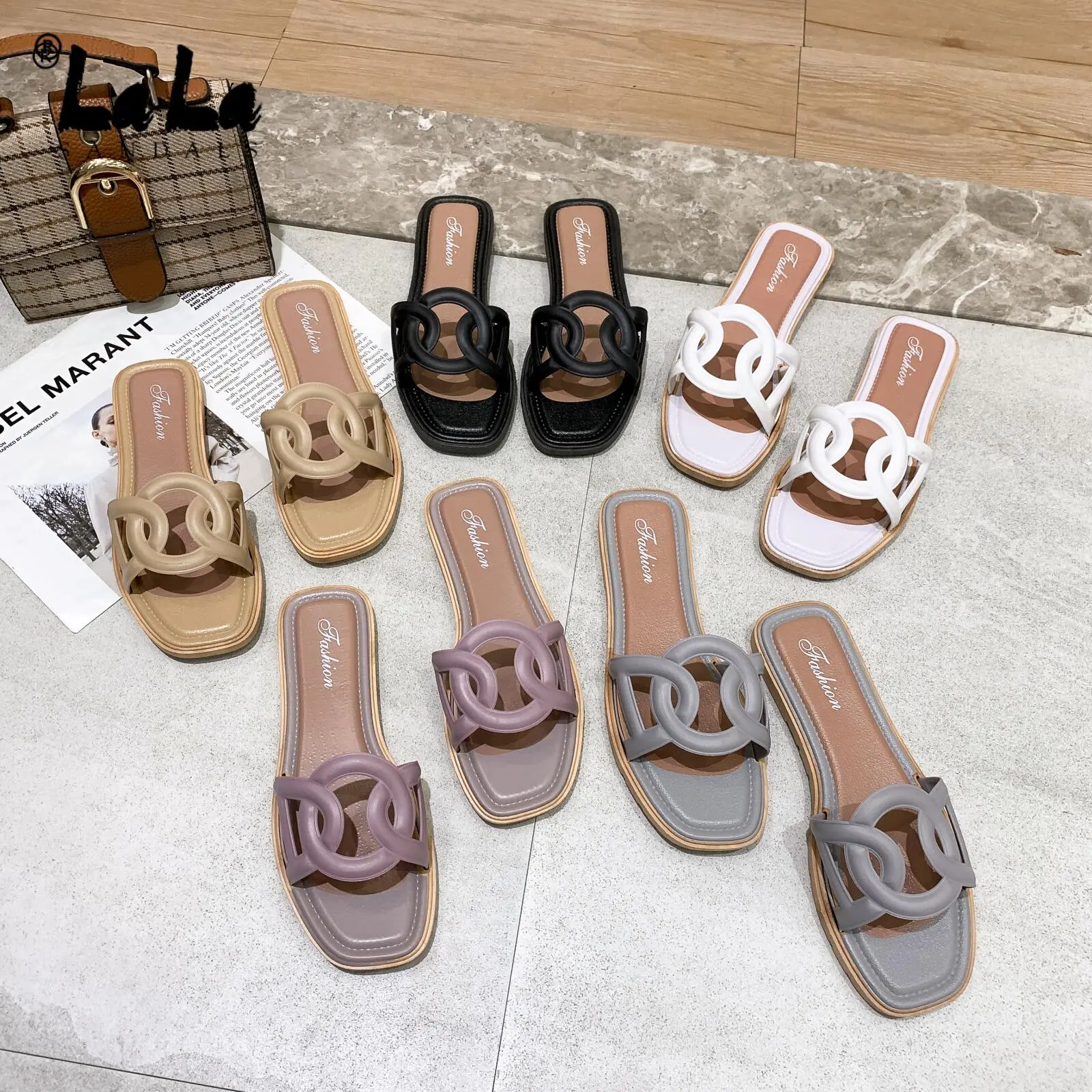 LALA Comfortable Flat Slippers For Women (+1 Size) Footwear Shoes Girl Walking Shoes Sandal Makapal Thick Summer Kitchen