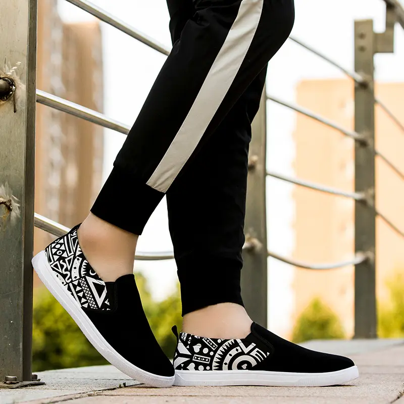 Leedoo Sepatu Slip On Casual Sepatu Kanvas Pria Sepatu Slop Patterns Hitam MC315 7