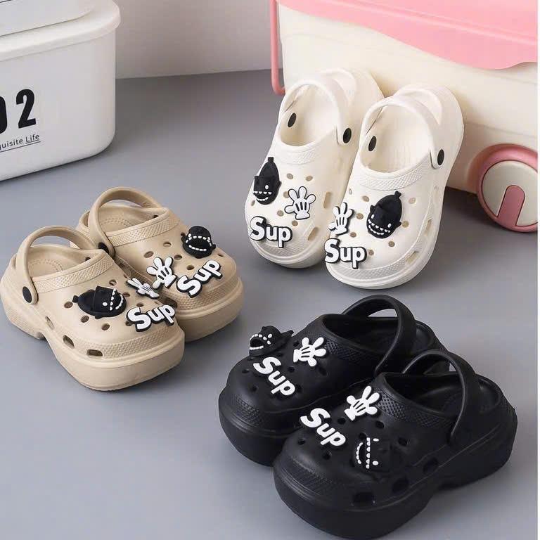 Dép bánh mì, dép dạng sục bảo vệ mũi chân cho bé gái hình cá mập siêu đẹp đế cao 4cm- chiều ngang ú tăng 1 size
