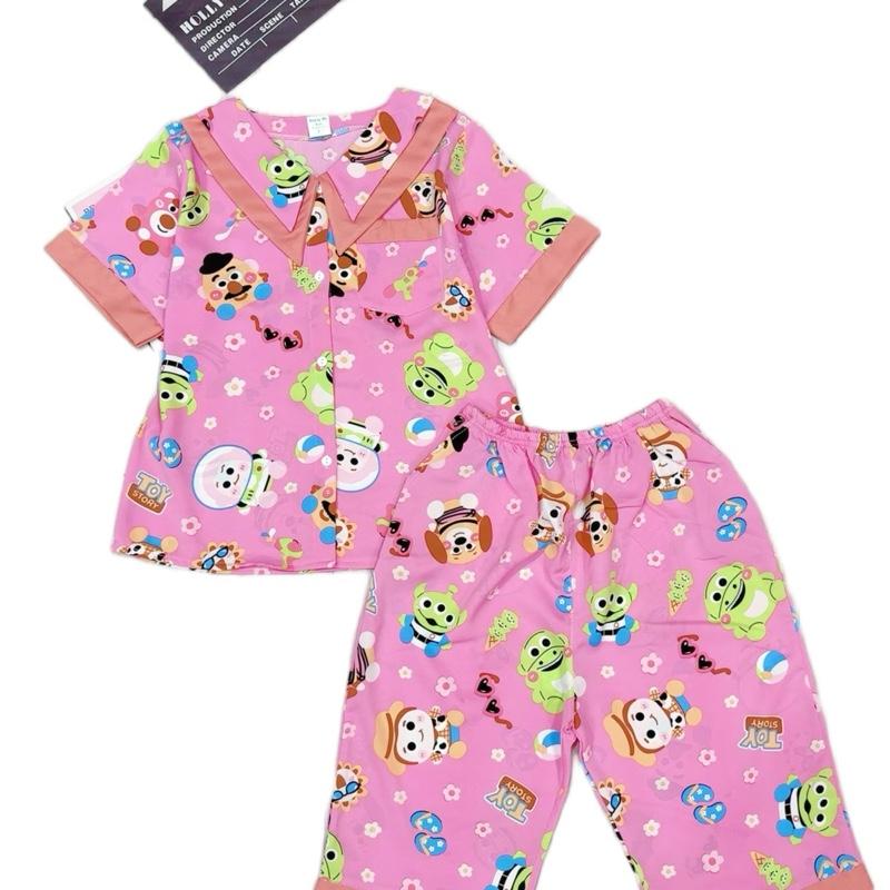 MÃ37: 22-48kg. Bộ pijama quần lửng CỔ 2 LÁ NHỌN   tiểu thư hoạ tiết labubu hottren . Chất liệu mango mềm mịn không nhăn. Đồ mặc nhà size đại cho bé gái thoáng mát thấm hút mồ hôi bé  tiên đồ  bộ  pijama  cho  bé  gái  30  đến 4