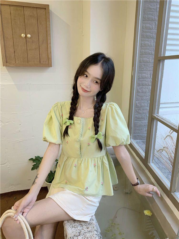 Product Introduction of Áo Sơ Mi Hoa, Cổ Áo Vuông, Khâu Tay Phồng, Phong Cách Phương Tây Ngọt Ngào Dáng Rộng Vừa Vặn, ngắn Tay Áo, Áo Cánh Bé Gái, Thời Trang, Hàng Mới Về Mùa Hè 2022 16