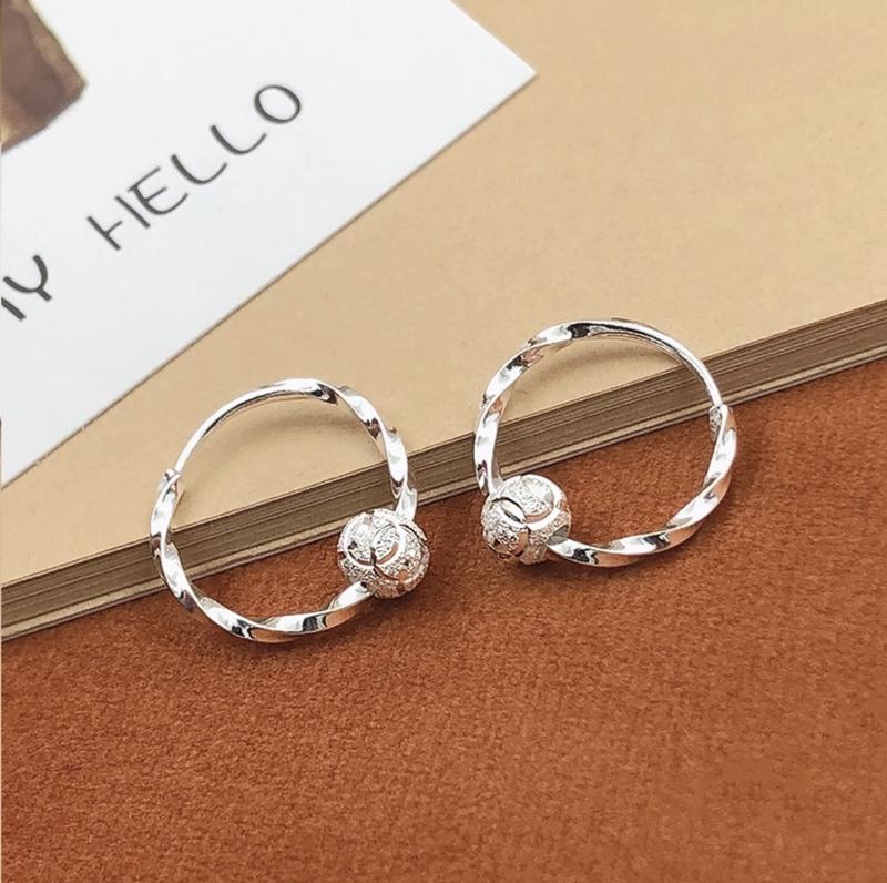 Product Introduction of Bông tai xoắn bi cát cho bé yêu chuẩn bạc ta - THJ SILVER 1