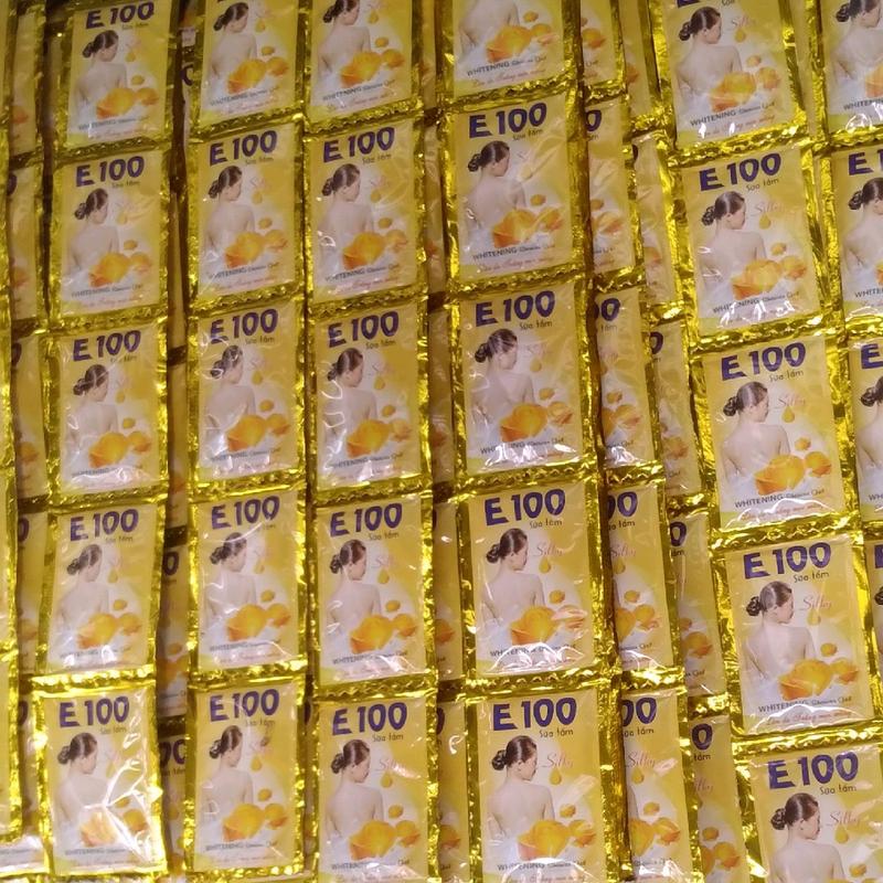 Combo 10 dây sữa tắm E100 - 3 màu, 12 gói/dây, giá 65.000₫ trắng _ Dưỡng Body Dưỡng Da Body