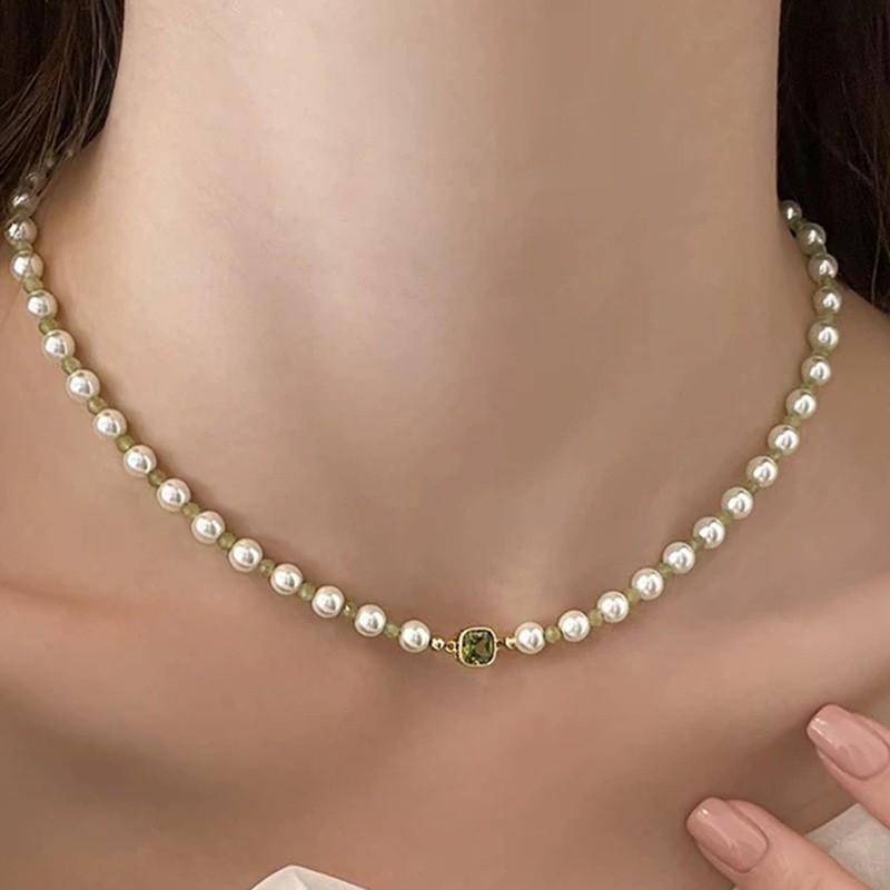 Product Introduction of Pearl Necklace for Women, Niche Light Luxury Design, High-end Fashionable Temperament, Clavicle Chain, Choker, Sweater Chain, Bead Chain 9