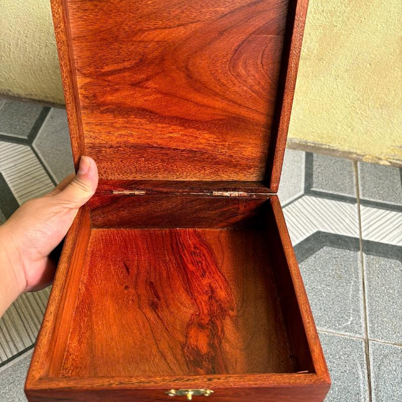 HỘP ĐỰNG QUÂN CỜ GỖ HƯƠNG 2