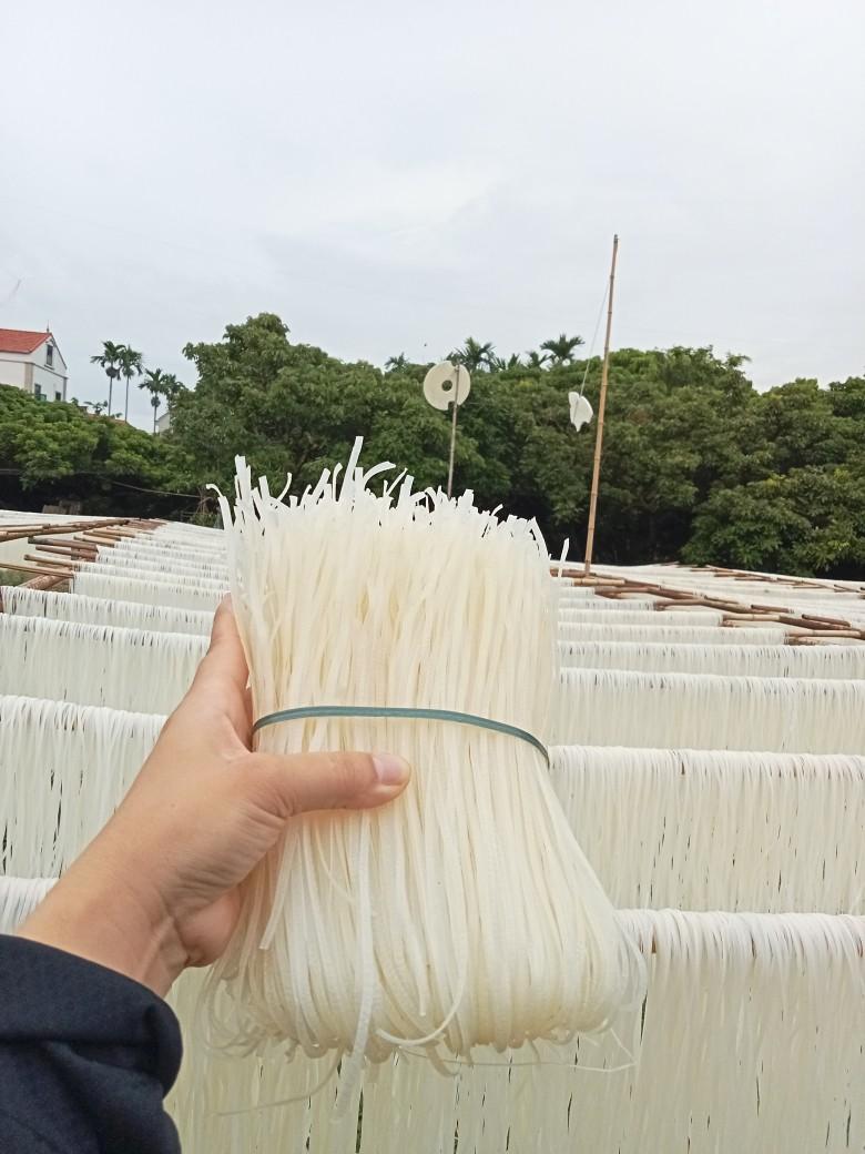 Product Introduction of 3kg phở khô tặng 1 kg bún khô được phơi nắng tự nhiên không chất bảo quản không chất tẩy trắng, 3