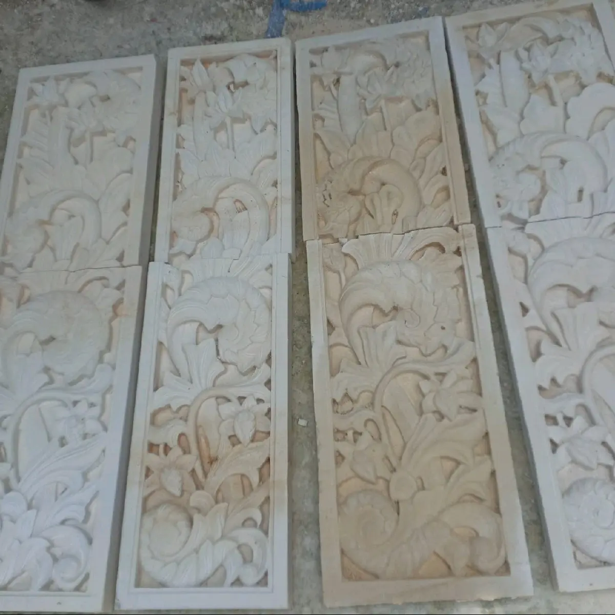 Relief batu alam