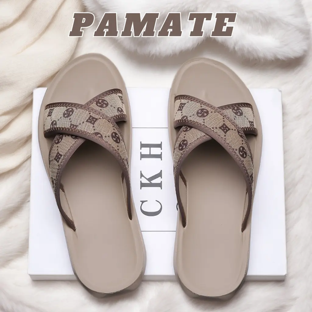 Sepatu pria, sandal pria yang trendy, modis, nyaman, dan anti-selip 3 sliders shoes Sendal Kasual