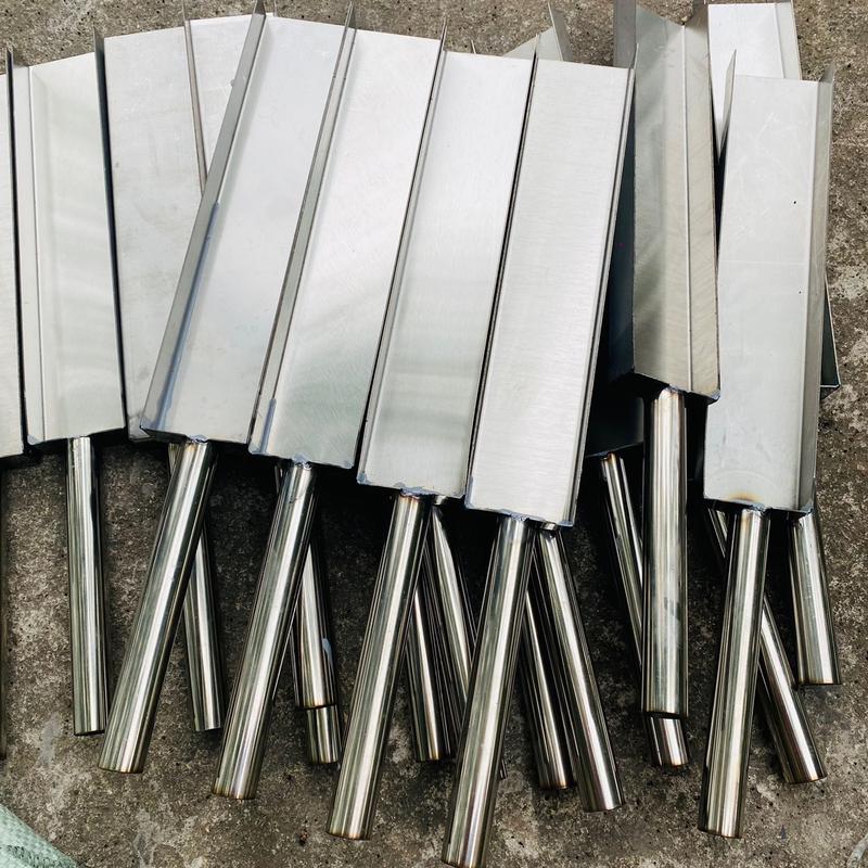  Khuôn làm bánh chuối inox có tay cầm khuôn đúc 