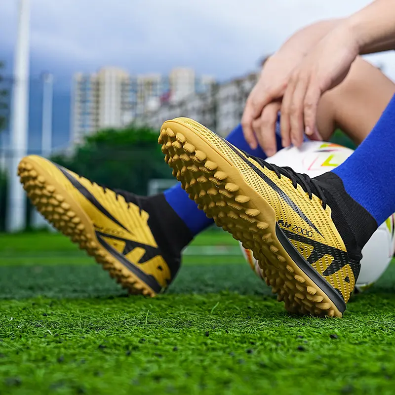 Giày Đá Bóng Cổ Cao Hàng Mới Về Xuyên Biên Giới, Chất Lượng Cao, Không Trơn Trượt, Thoáng Khí Và Có Thể Đeo Được, Thích Hợp Cho Tập Luyện Thi Đấu Chuyên Nghiệp, Nhẹ, Thoải Mái, Giày Bóng Đá 3