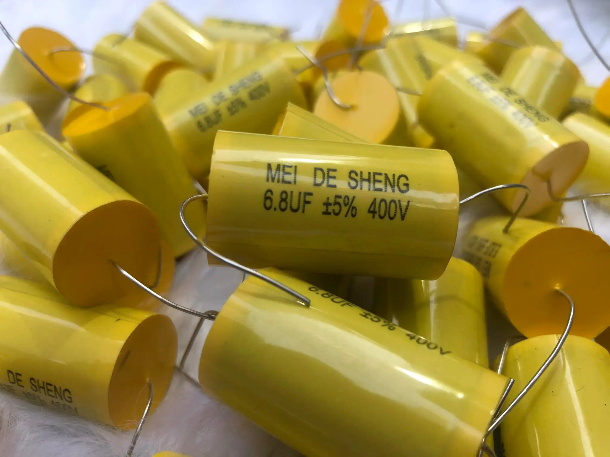 Tụ  phân tần cản loa Trung 6.8uf 400v không phân cực cao cấp - TỤ LOA MID
