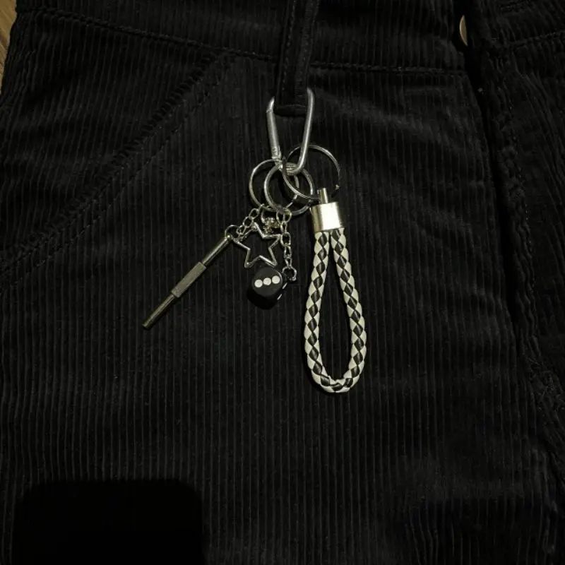| Gantungan Kunci Skena Dadu Estetik Besi Ringan Murah Keychain Aksesoris Tas Bros 3